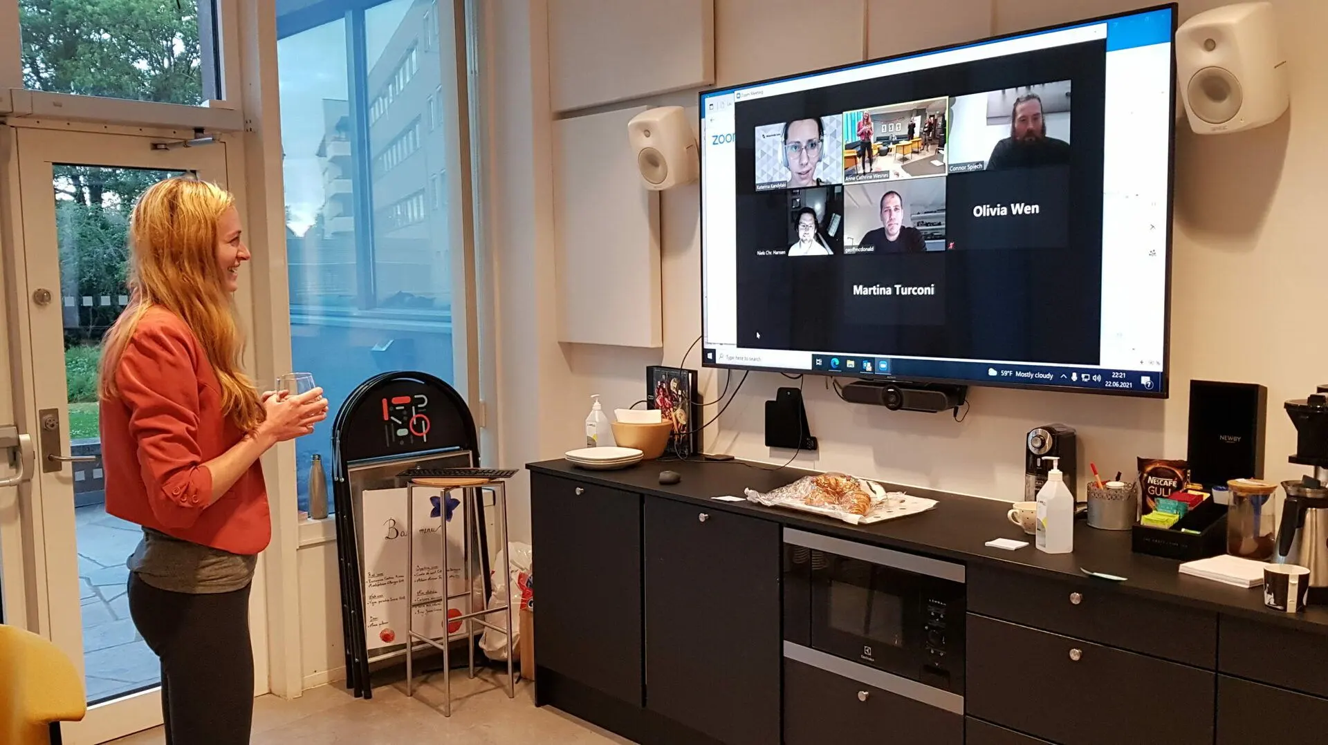 RITMO PhD fellow Dana Swarbrick interacts with some of the online RPPW participants in the physical-virtual Coffee Room. Croissants were only available for on-site participants&hellip;